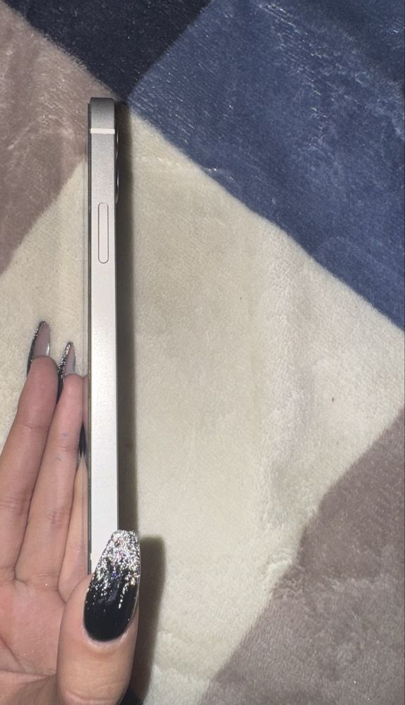 Iphone 12 (в идеальном состоянии)