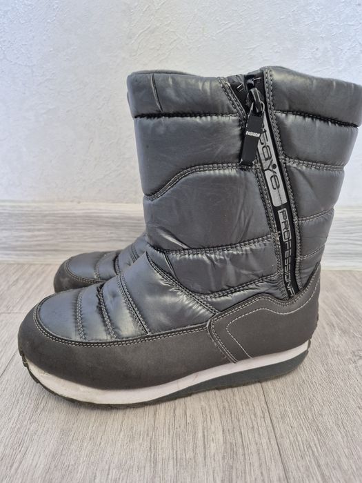 Продаётся обувь для девочек и подростков