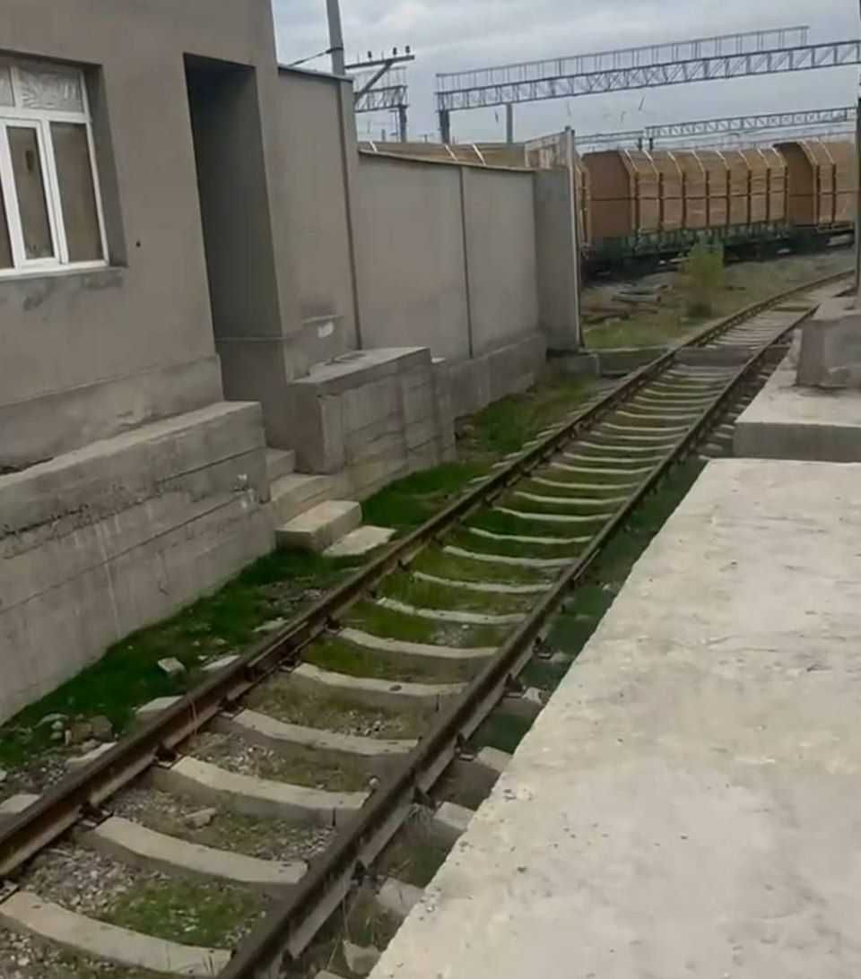 Продаётся 1 га. производственная база.