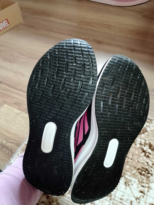 Маратонки Адидас 41 1/3