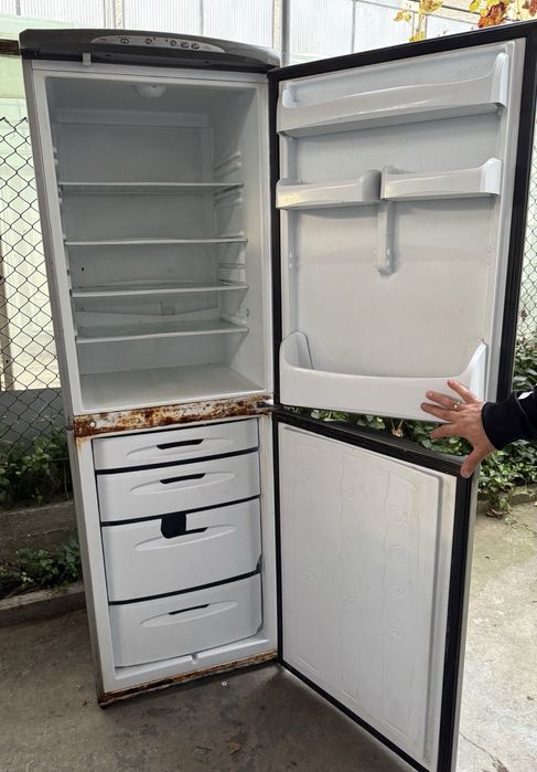 Хладилник с фризер