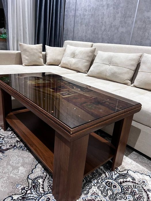 Продаётся   стол в хорошем состоянии