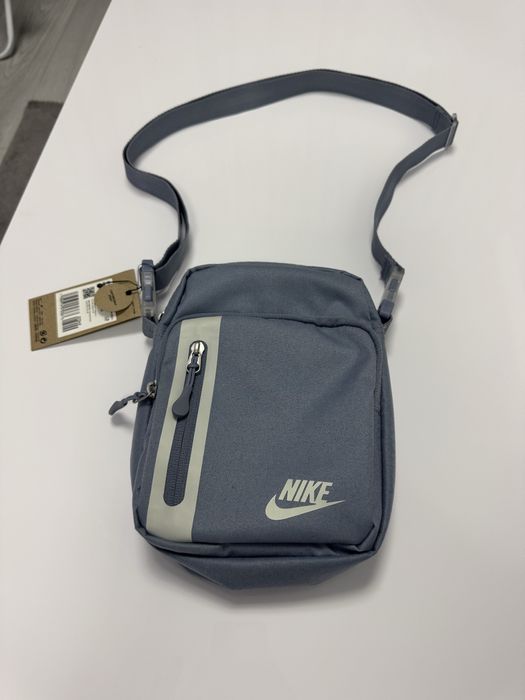 Чантичка Nike TCH FLC