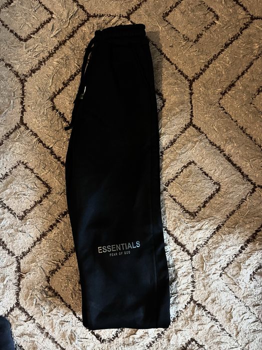 Долнища на Essentials, Nike Tech