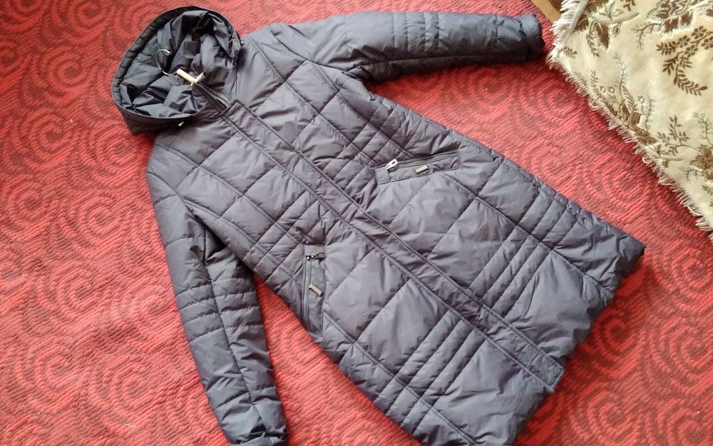 Продам куртку женскую
