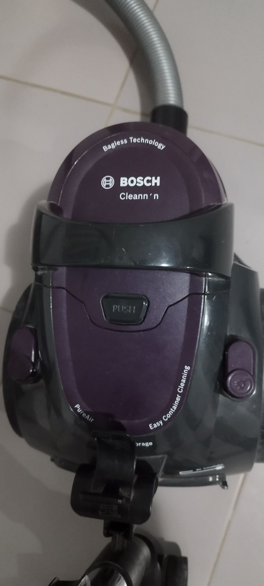 Vând aspirator cu fir  Bosch in stare buna