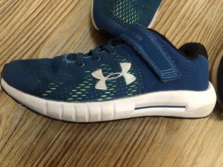 Продаются фирменные кроссовки.