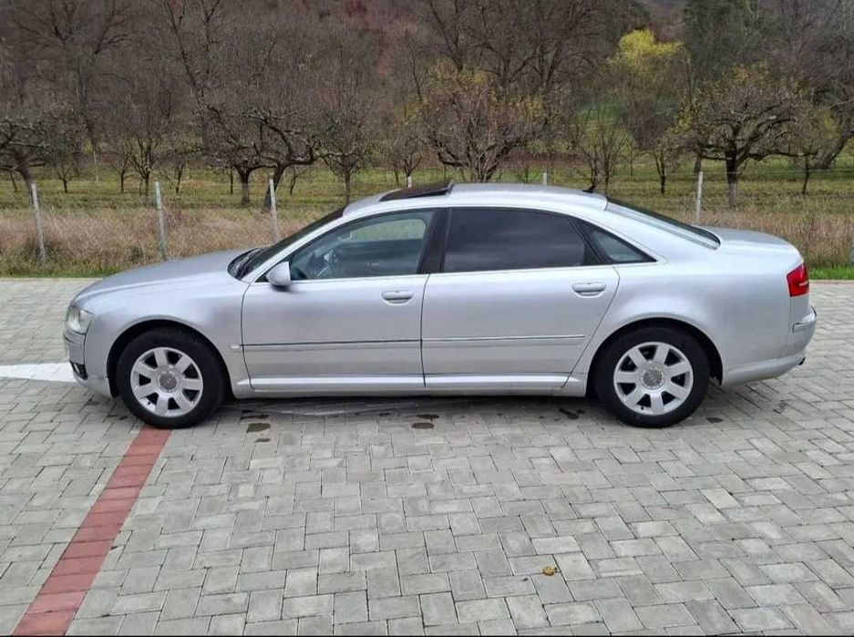 Audi A8L V8i Long