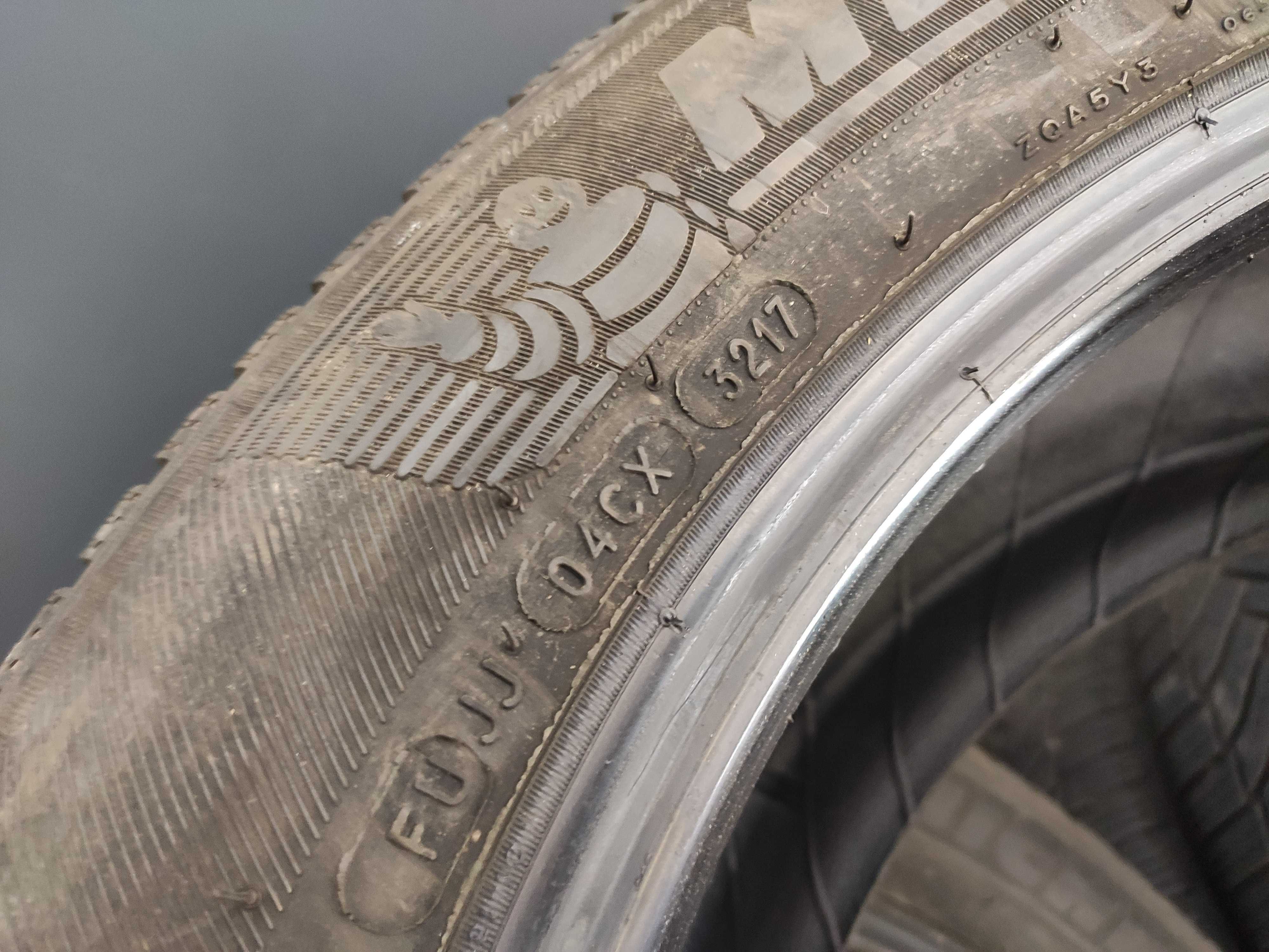 2бр Всесезонни гуми 235 55 17 - Michelin