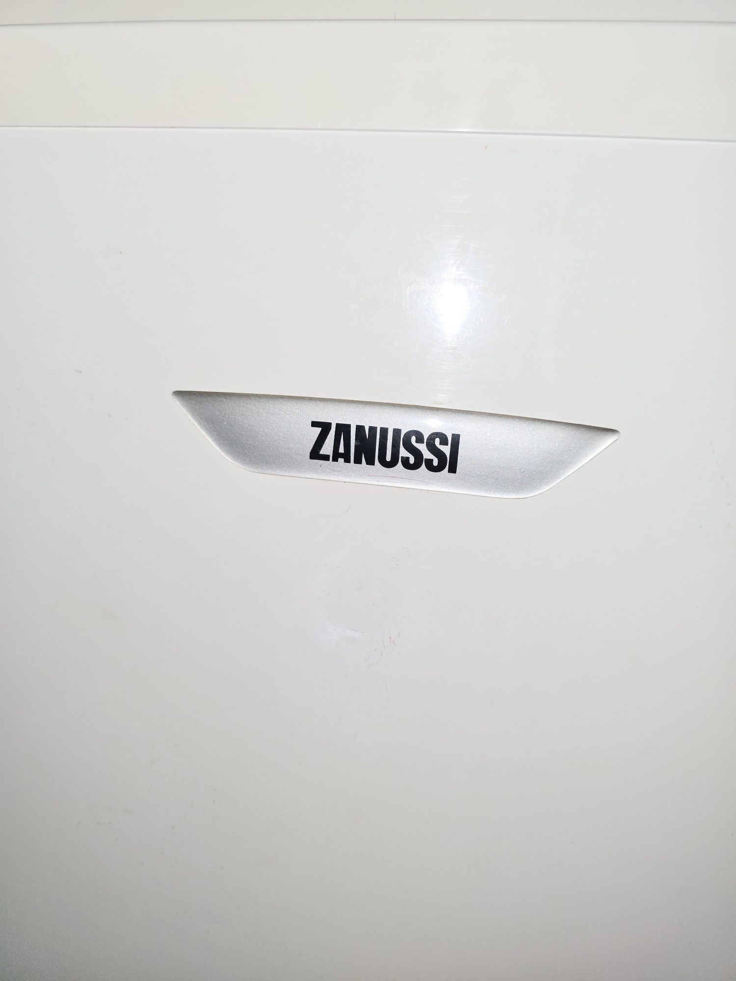 Хладилник с камера ZANUSSI