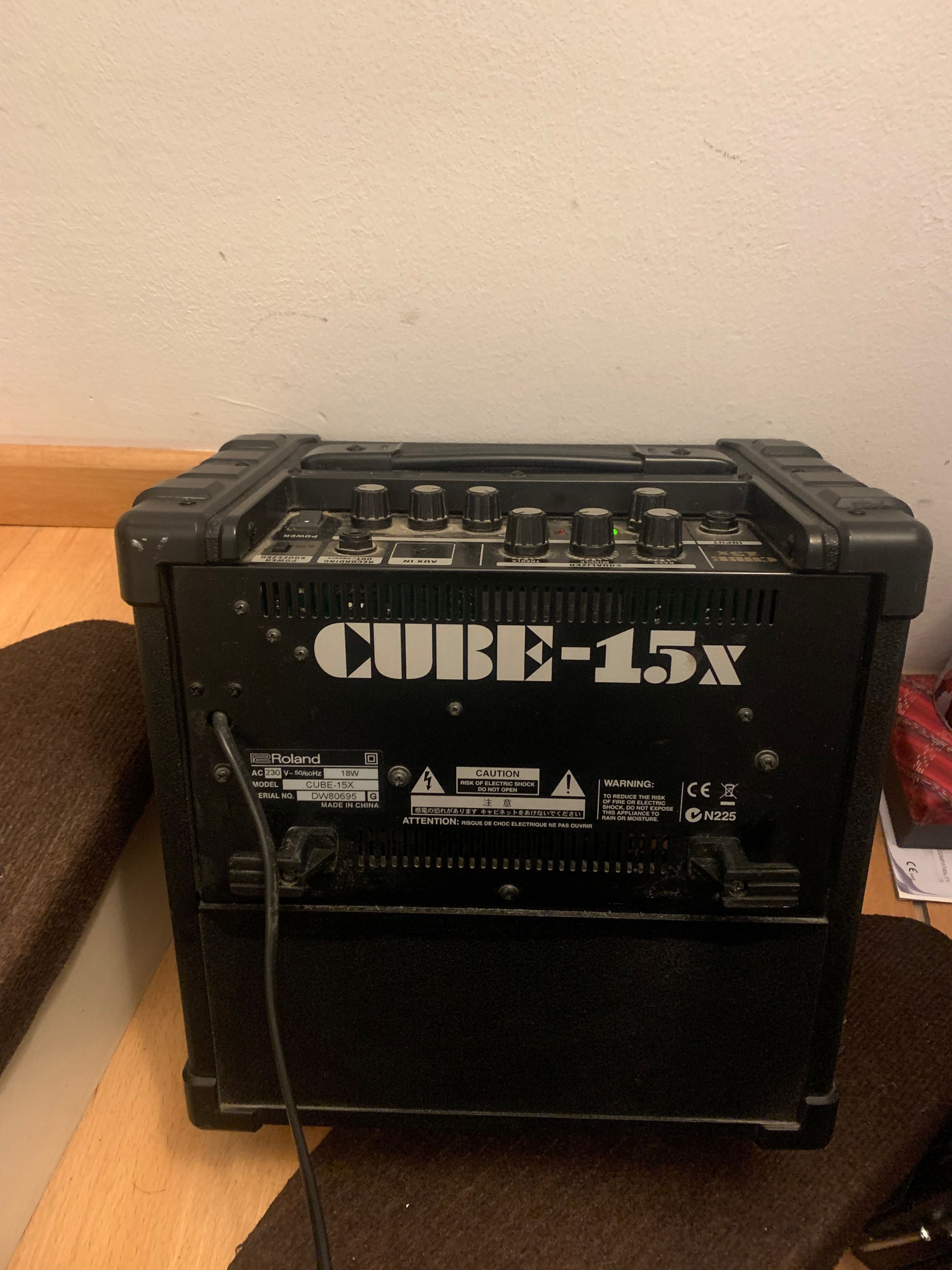 amplificator roland   cube  15 x