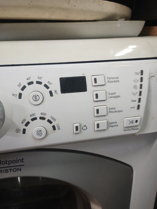 Продавам Перални на части