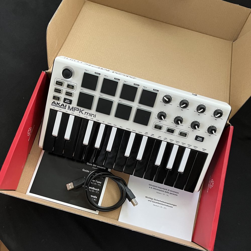 AKAI MPK Mini Keyboard