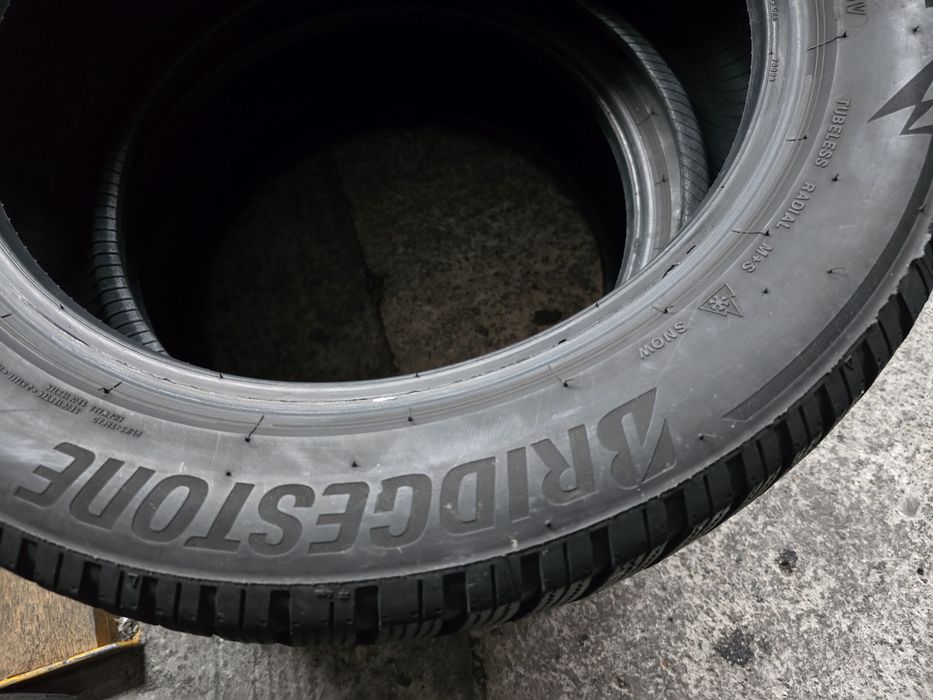 Bridgestone 205/55 R17 95V M+S iarnă