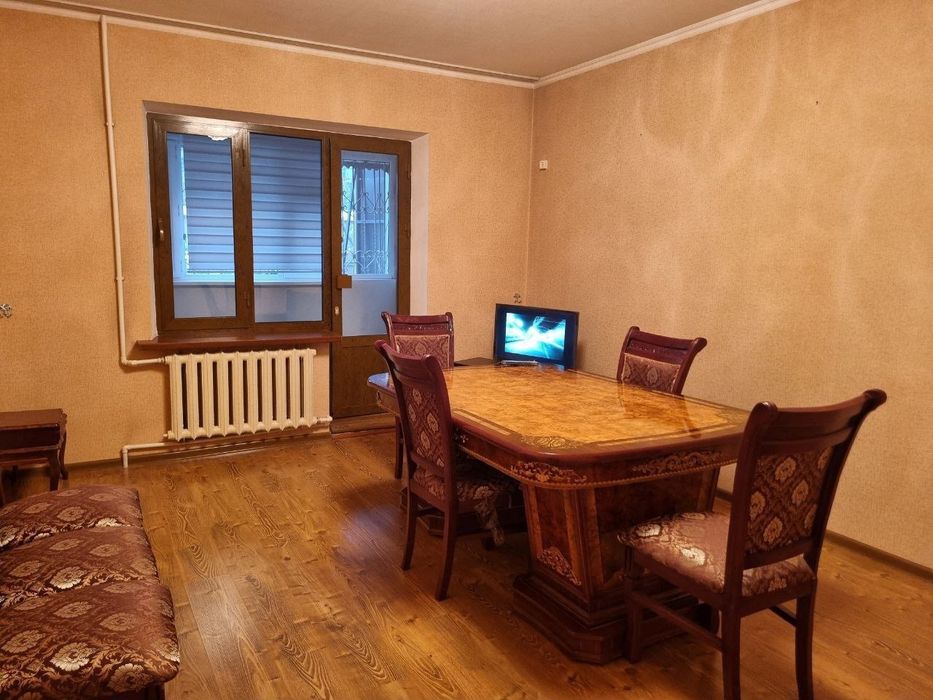 4-х комнтаная 4/1/9. М. Ойбек.