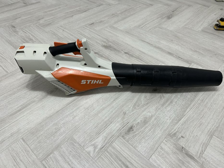 Stihl BGA 57 suflanta pe acumulator