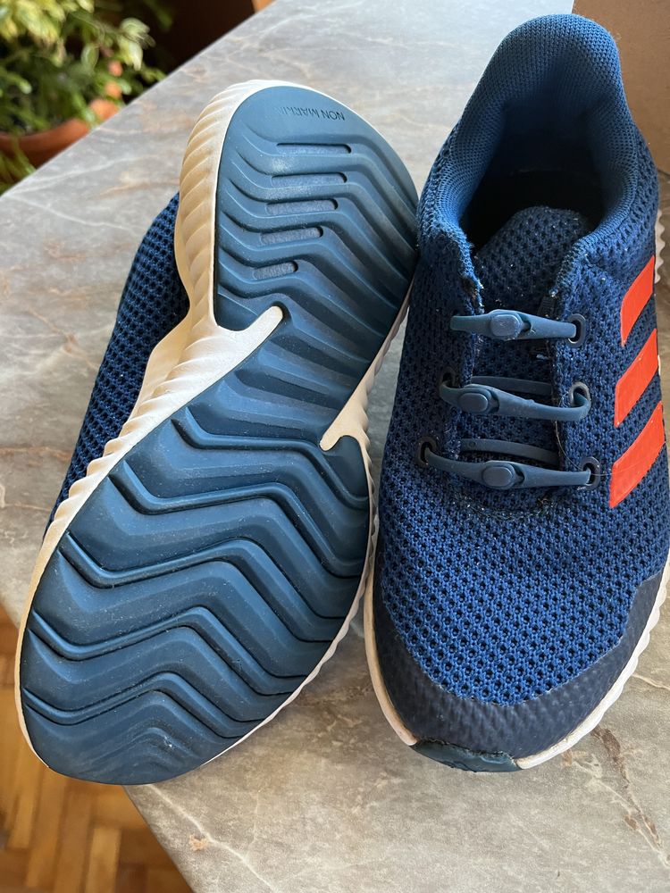 Adidas terrex номер 33 два чифта маратонки