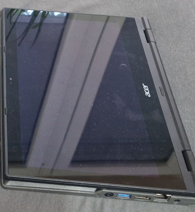 Acer TravelMate Spin B118 touchscreen