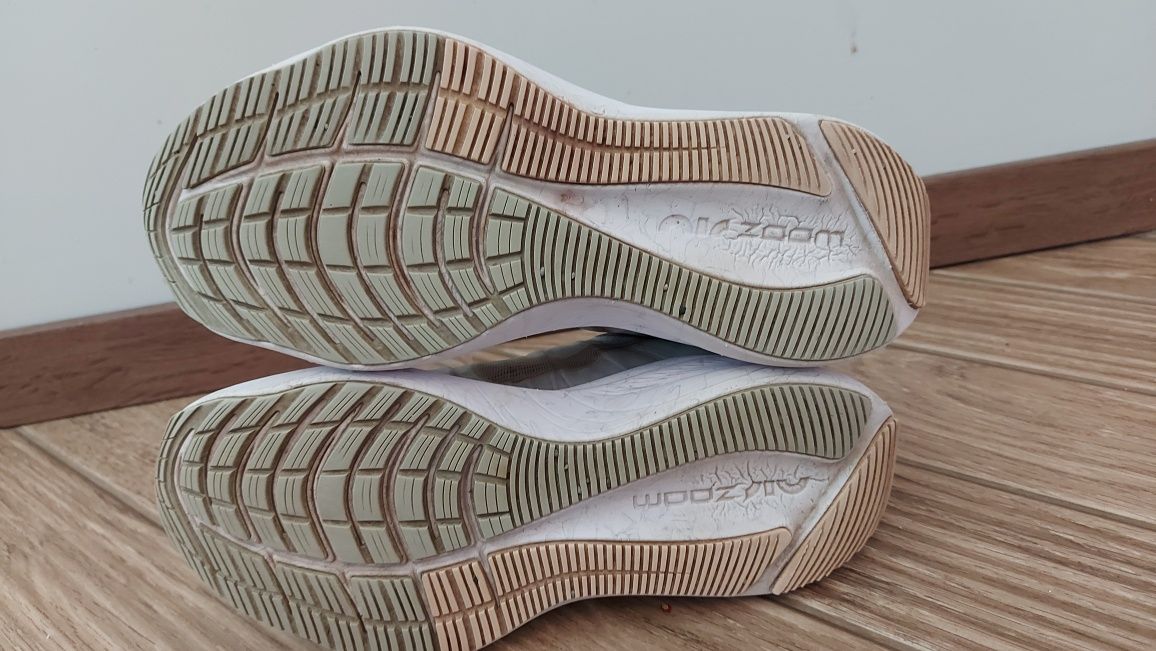 Дамски маратонки NIKE AIR ZOOM WINFLO