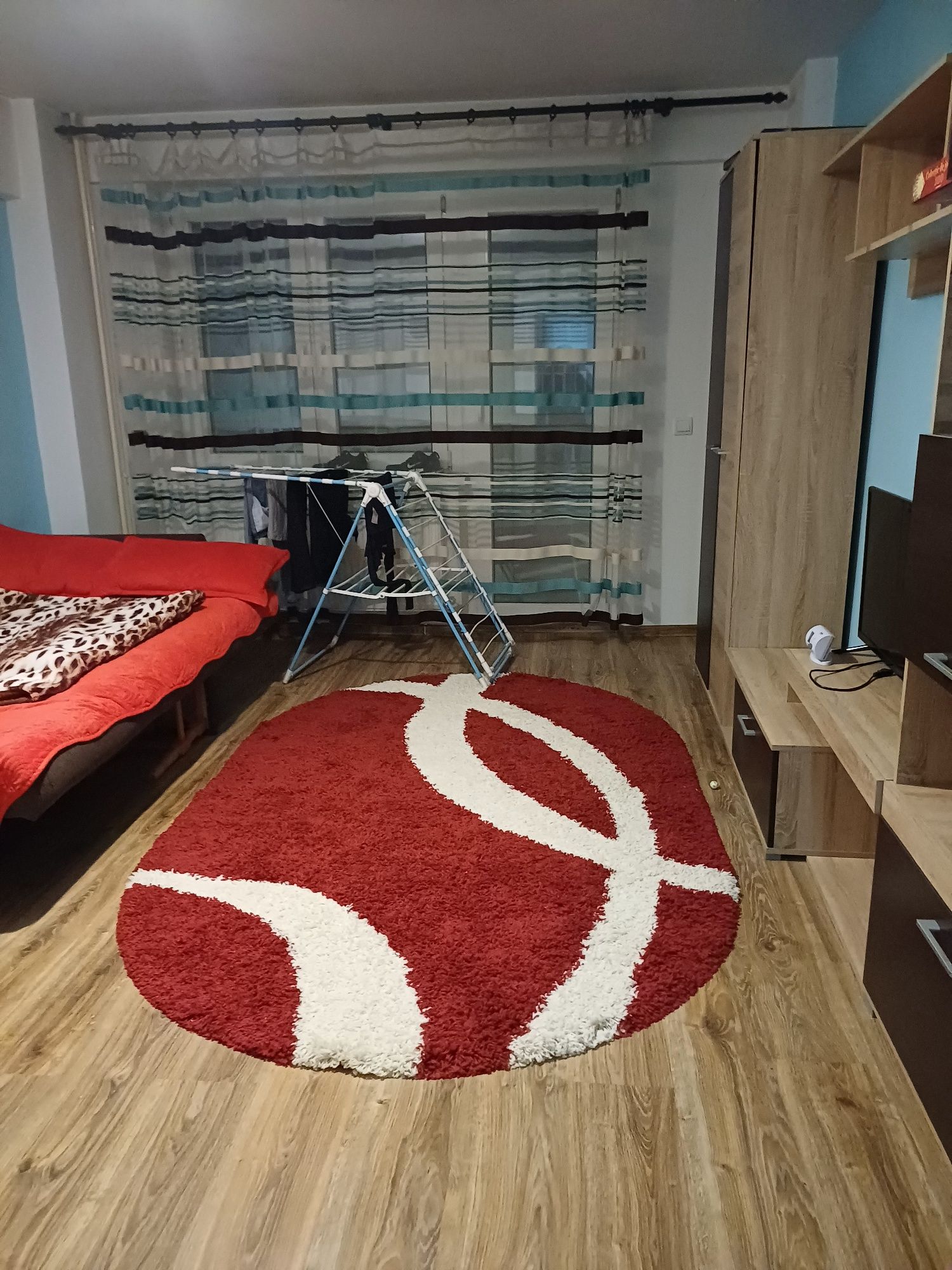 Ofer spre închiriere apartament cu doua camere în Botoșani zona Primăv