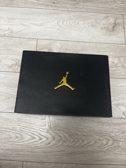 Adidasi nike  jordan masura 42,5