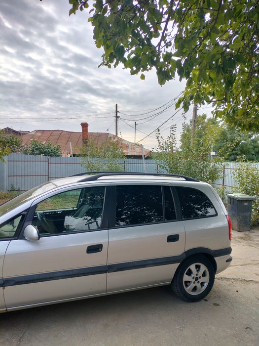 Opel Zafira 1,8 benzina gpl