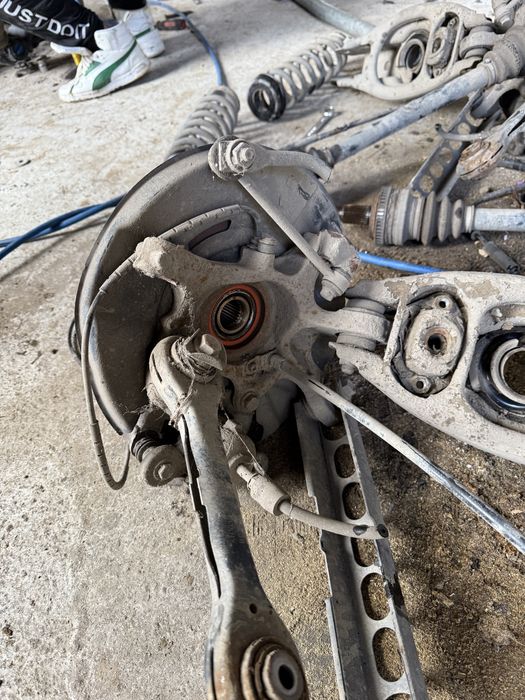 Fuzeta spate fata bmw e90 320i n46 n47