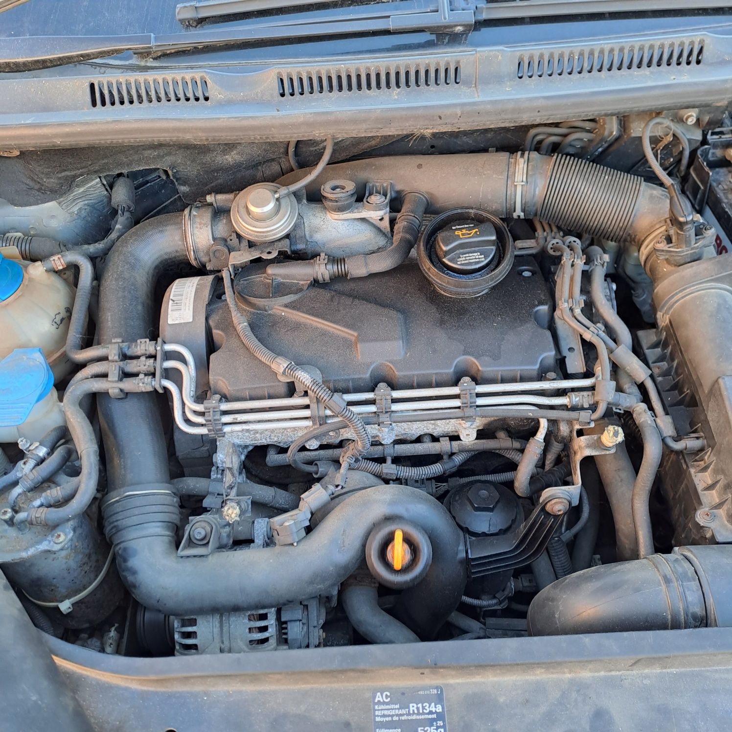 Vând motor vw Golf 5 1.9 bkc bxe bjb motorul se da cu proba  km 170000