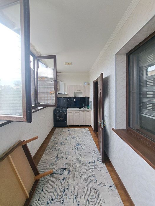 Chirchiqdan sheriklikka kv bor 2 xona 1 xonasi beriladi oila yashidi