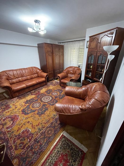 Apartament la Bulevard in Barlad 81 mp - 3 camere 2 bai 2 balcoane