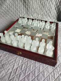 Уникален стъклен шах