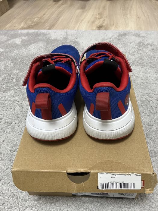 Adidas Marvel marimea 31 1/2