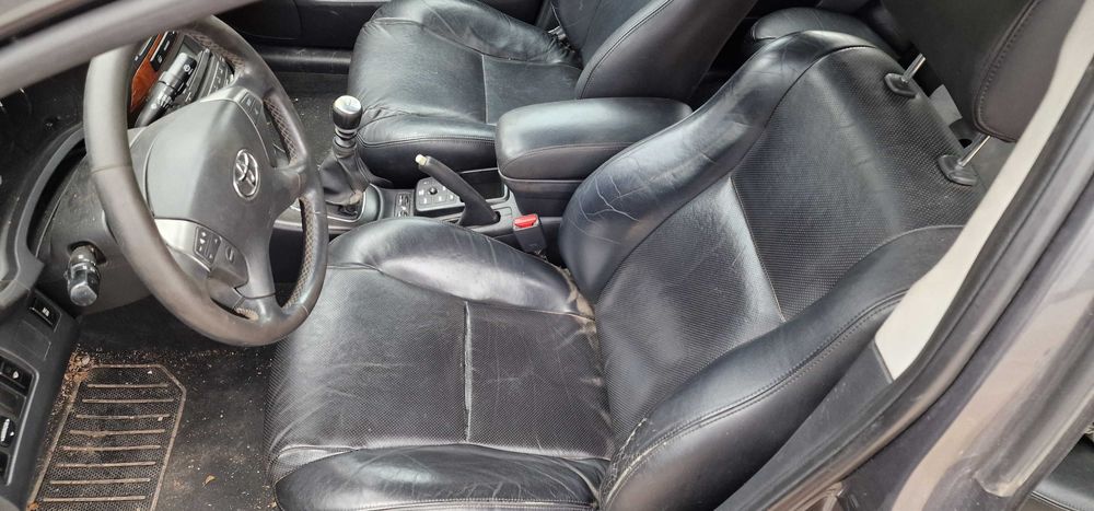 Toyota Avensis 2.2 D-CAT на части Тойота Авенсис 2.2 на части