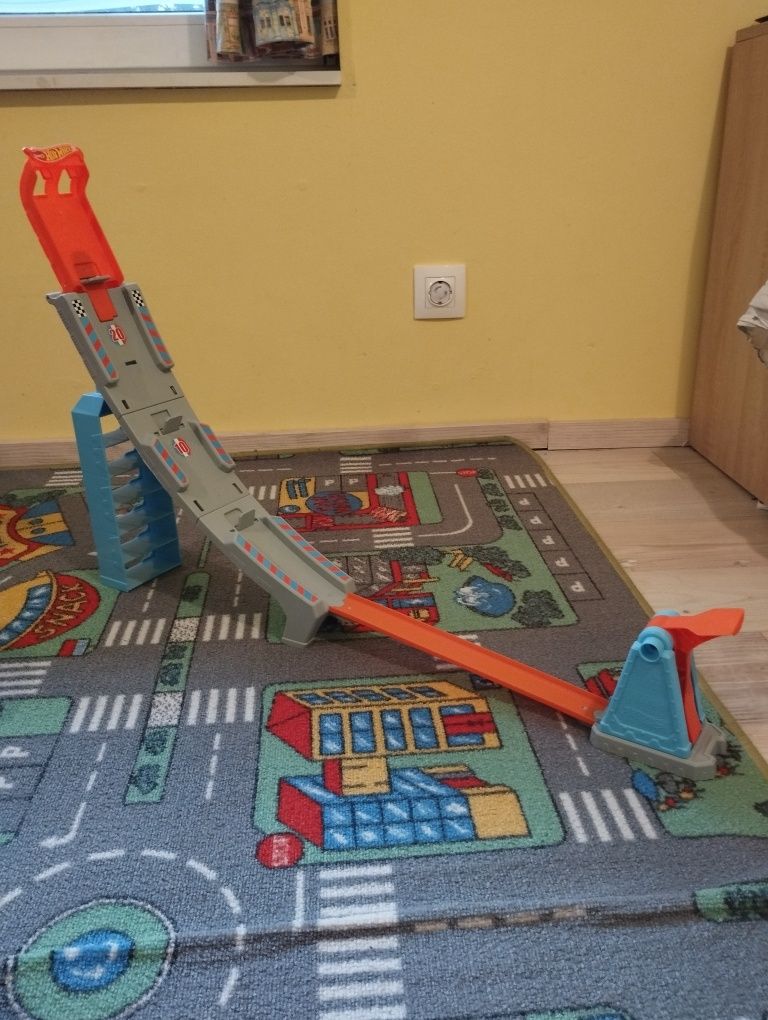 Различни части от града Hot wheels