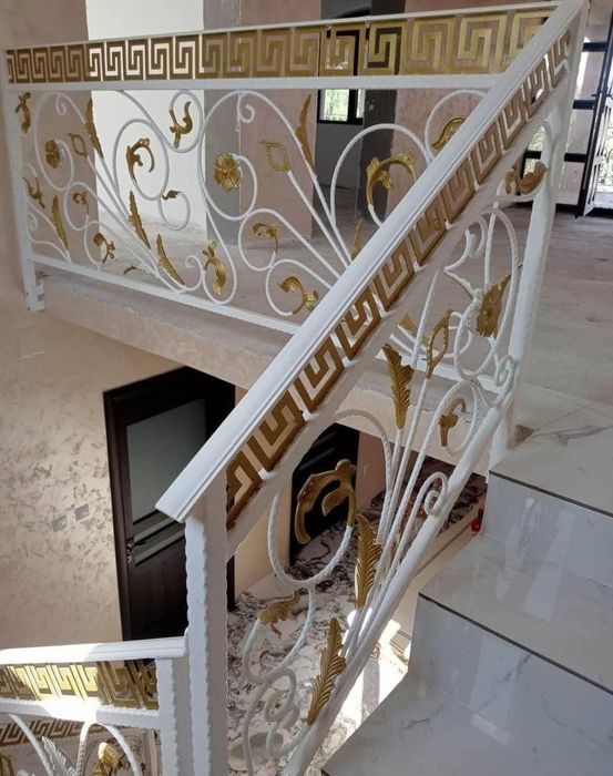 Balustrade cu auriu