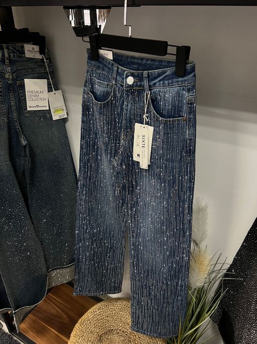 Дамски дрехи на едро и дребно