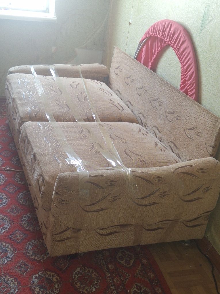 Продаётся раскладной диван
