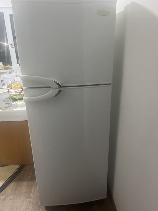 Отдам даром холодильник