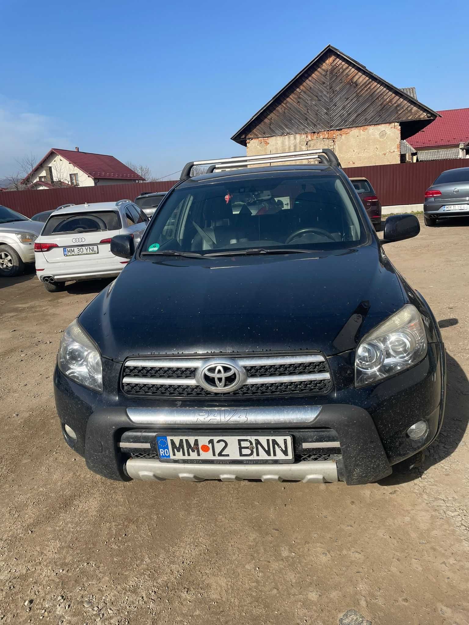 Vand Toyota Rav 4 , an 2006 luna 11-a, motorizare diesel, motor 2.2