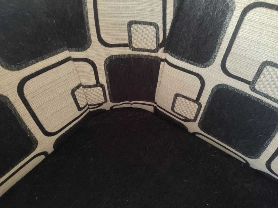 Нов, Разтегателен ъглов диван.