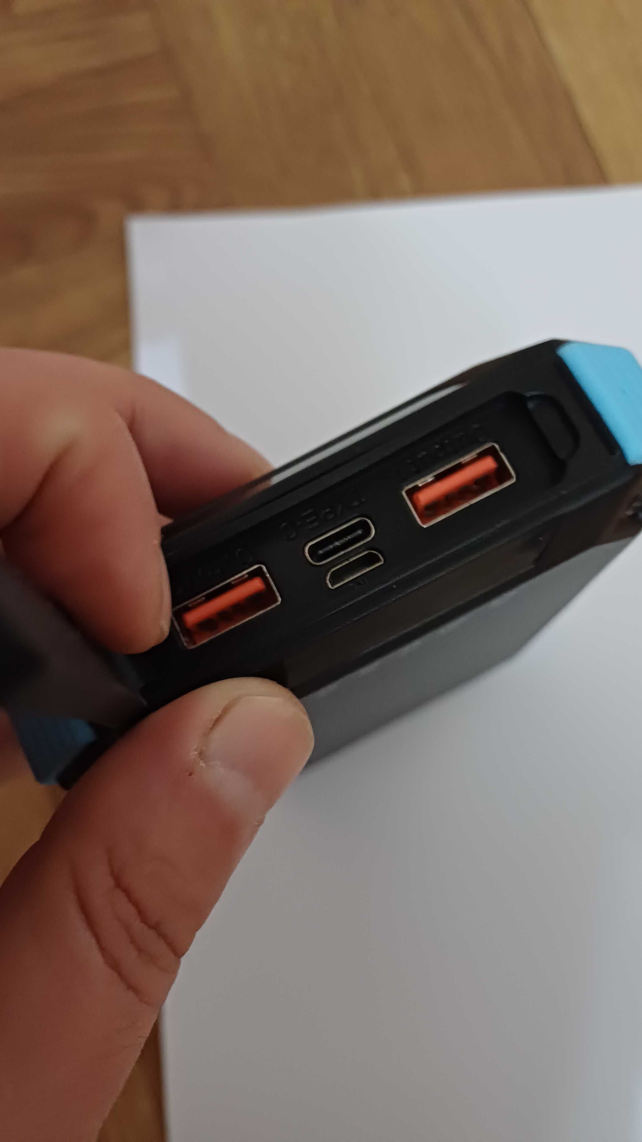 Външна голяма соларна батерия. 20000mha. Solar power bank