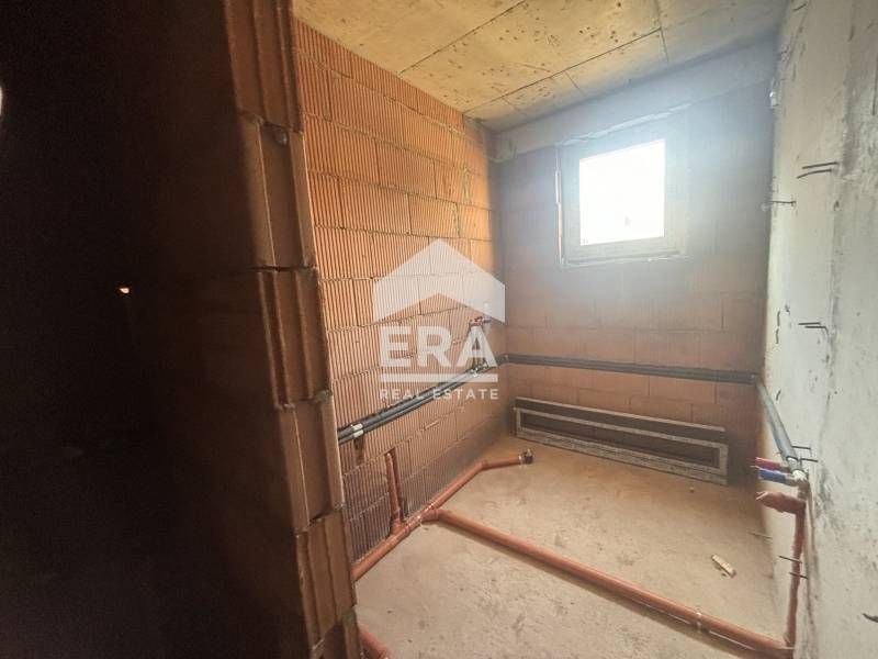 Продава се Двустаен апартамент в Варна, Гранд Мол Варна - 65 кв.м за 2031 €/кв.м - Снимка #5