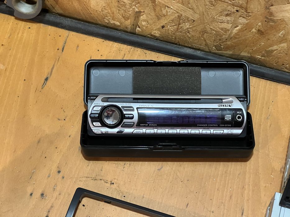 Casetofon Sony 1DIN fără usb cu aux