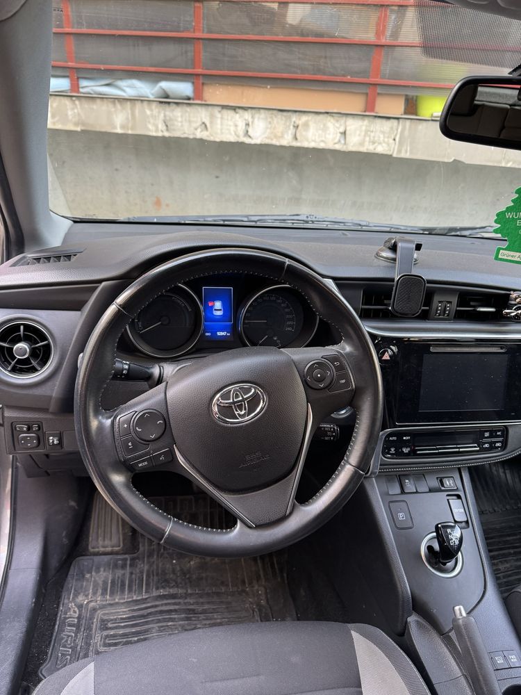Toyota Auris Hybrid 2017