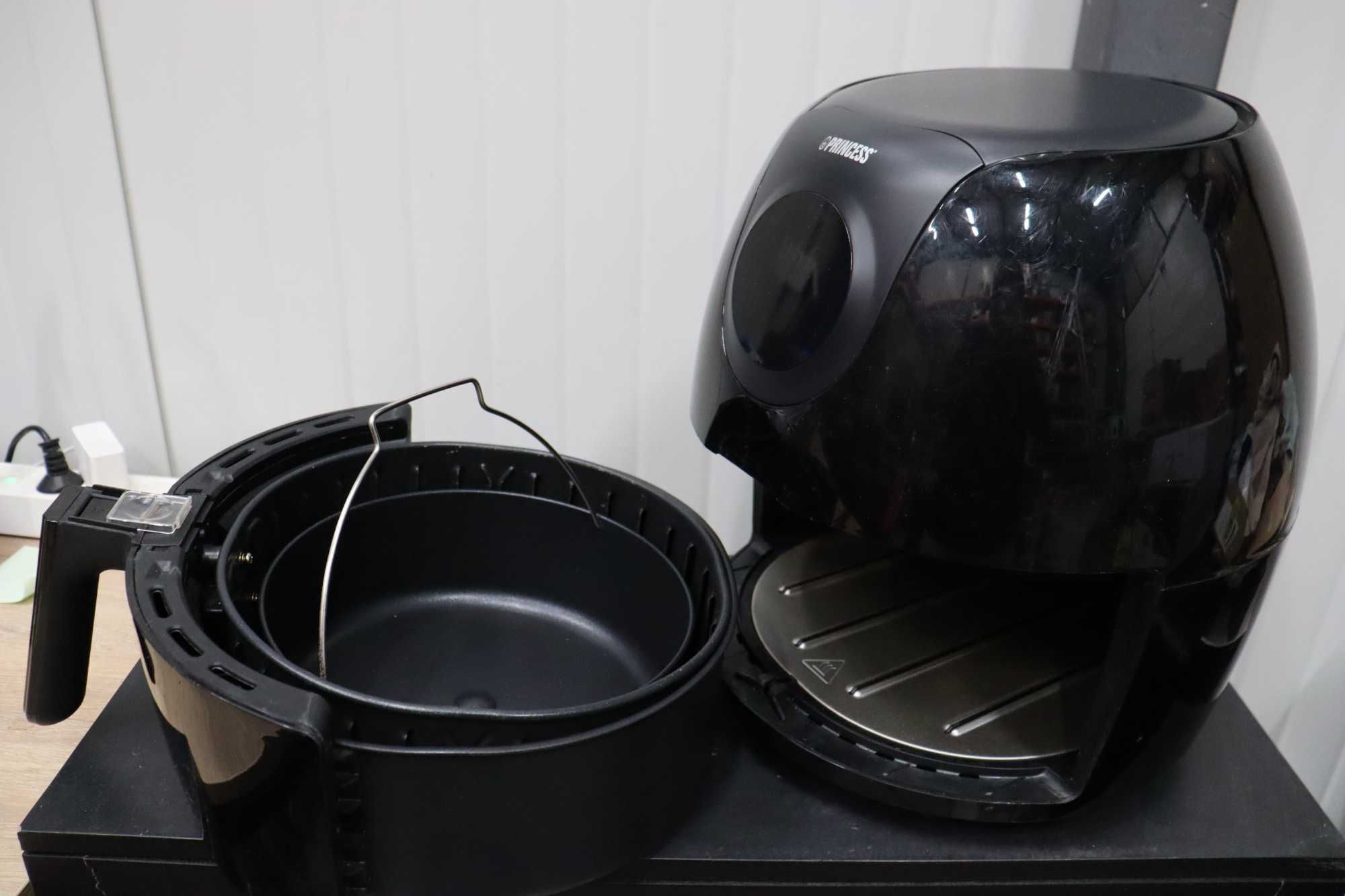 Princess Фритюрник с горещ въздух Air Fryer, 5.2л. 1700W