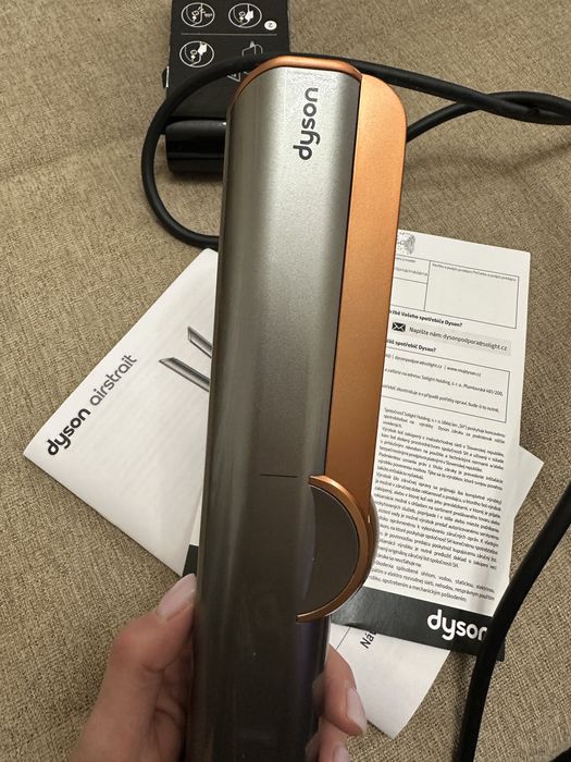 Dyson Airstrait преса за коса