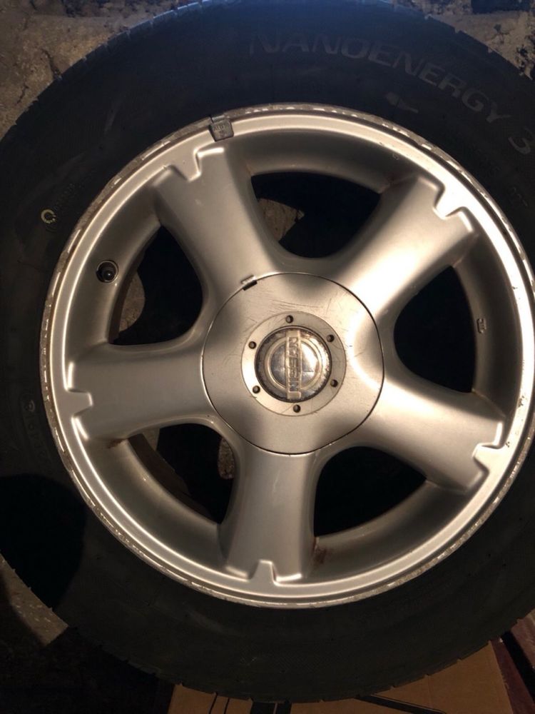 Гуми за Nissan 15ки