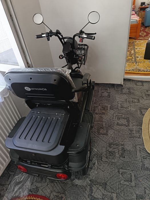 Vînd tricicletă electrică 2 locuri