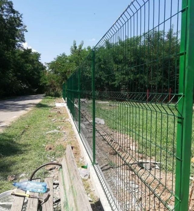 Garduri și porți detalii în privat