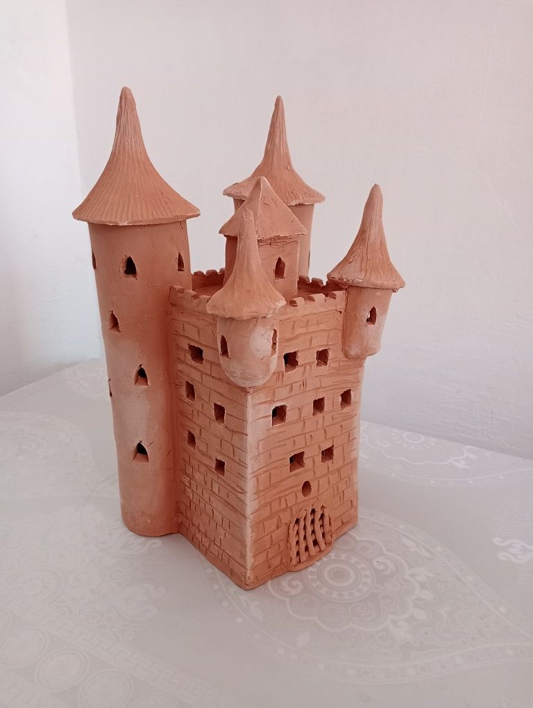 Obiect decorativ din ceramică